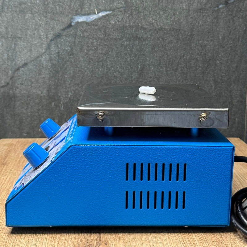 Magnetic Stirrer with Hot plate