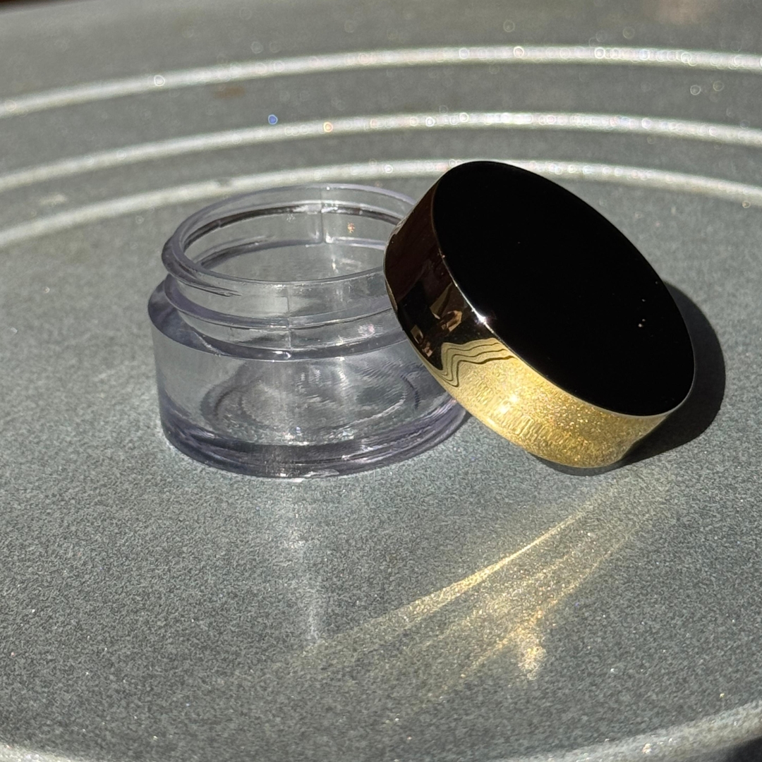 Acrylic San Jar + White Wad + Gold Cap - 5g