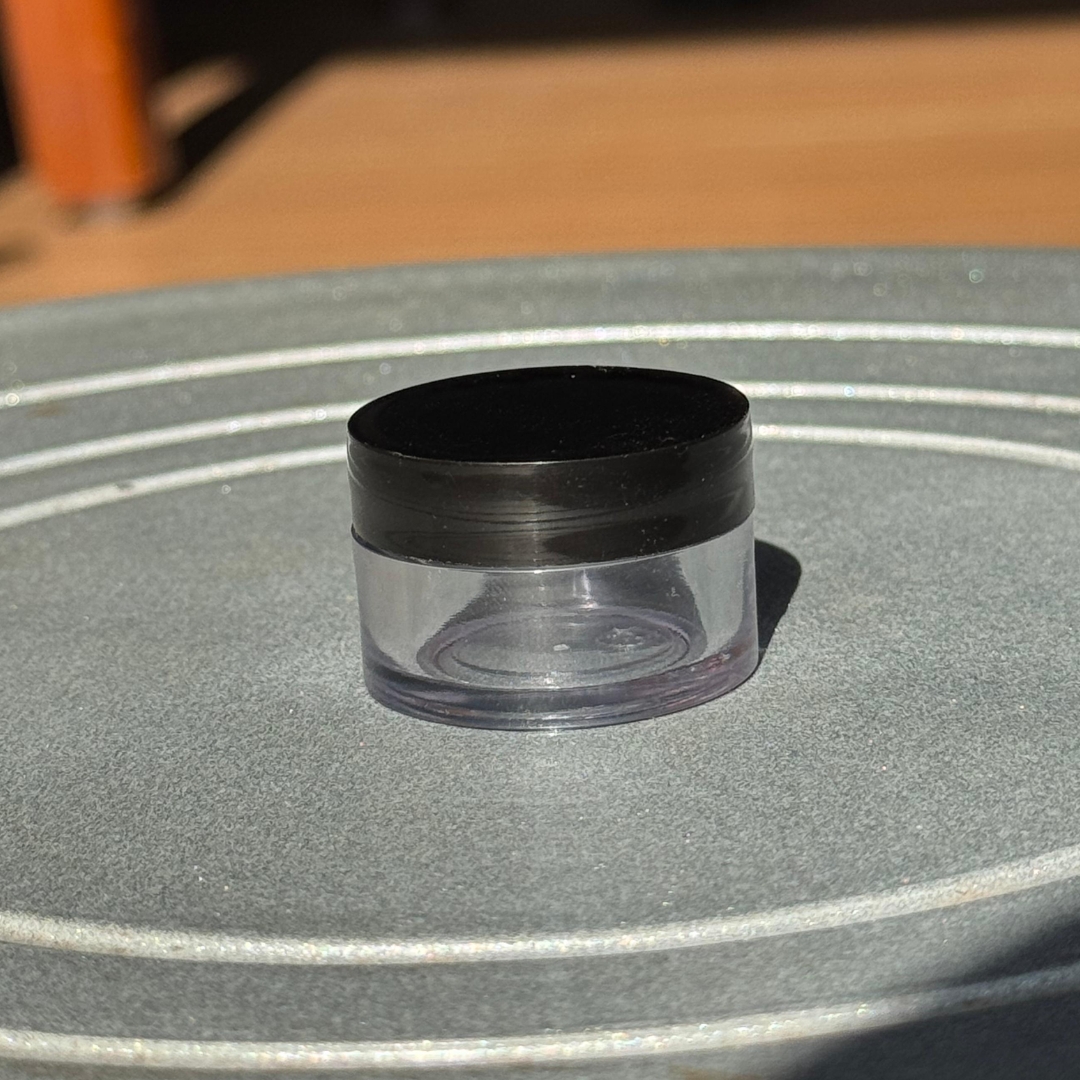 Acrylic San Jar + White Wad + BLACK Cap - 5g